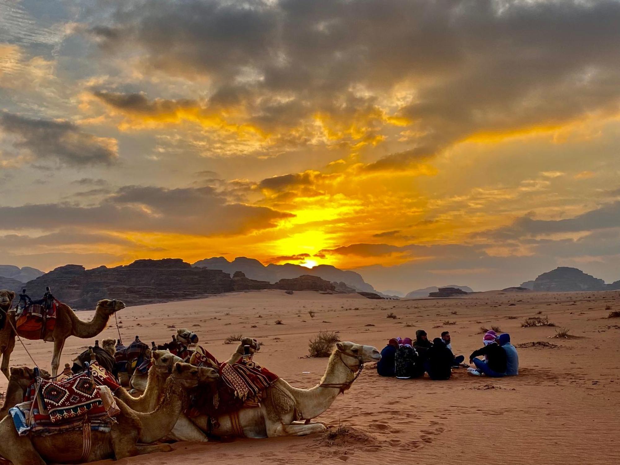 Rum Four Mountain Luxury Camp Wadi Rum Zewnętrze zdjęcie