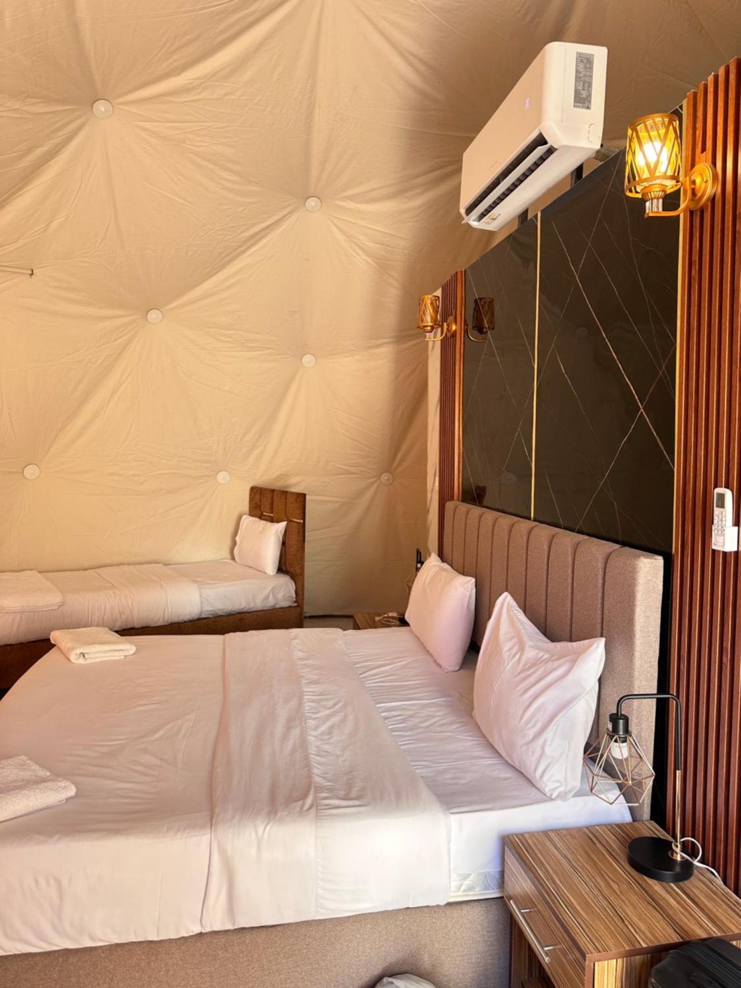 Rum Four Mountain Luxury Camp Wadi Rum Zewnętrze zdjęcie