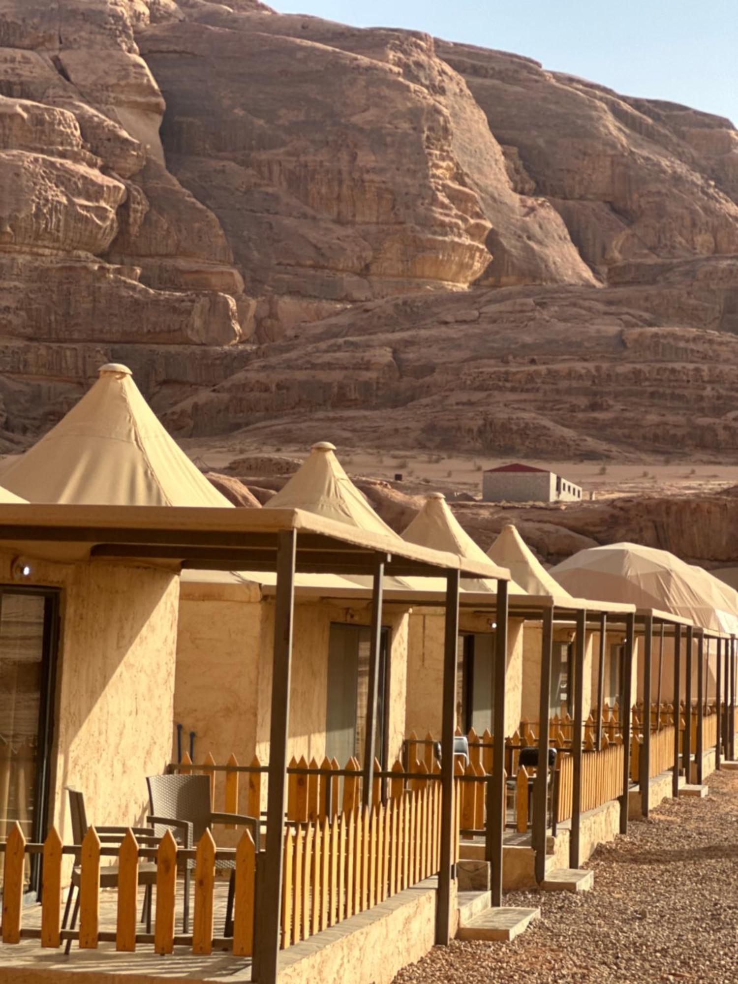 Rum Four Mountain Luxury Camp Wadi Rum Zewnętrze zdjęcie