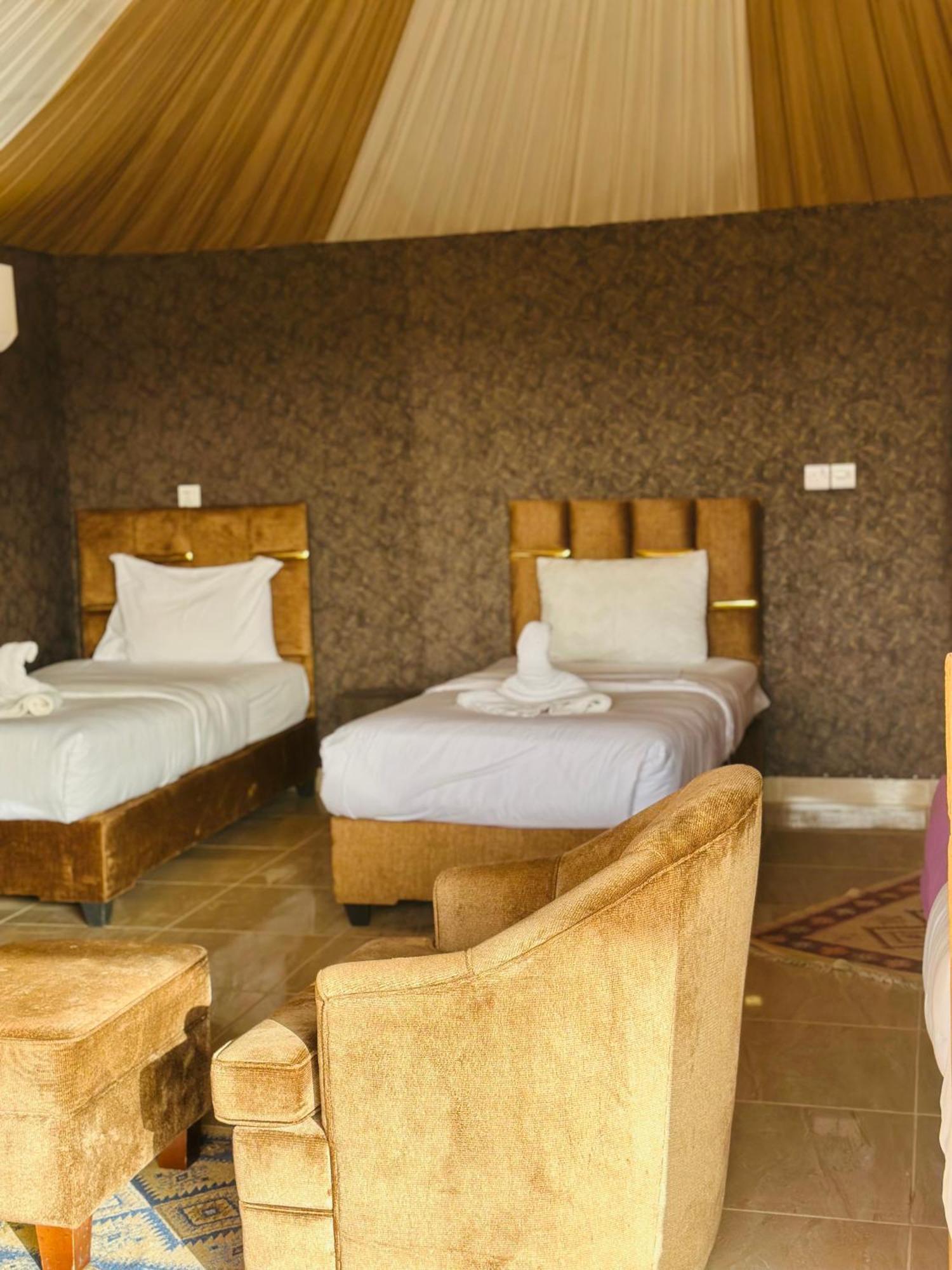 Rum Four Mountain Luxury Camp Wadi Rum Zewnętrze zdjęcie